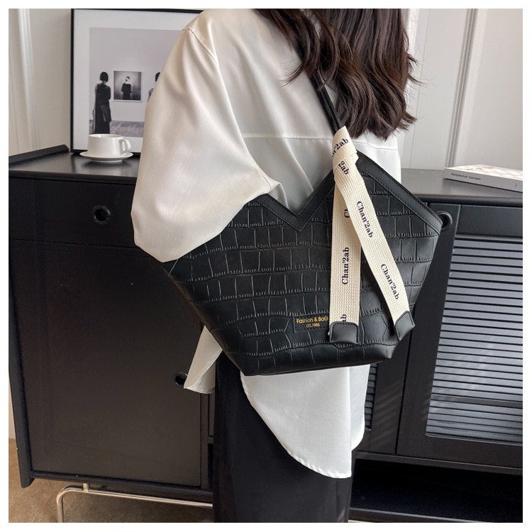 2023 European and American New Fashion Women's Small Design Shoulder Bag Elegant Large Capacity Tote Bag Dropshipping - imaget 11