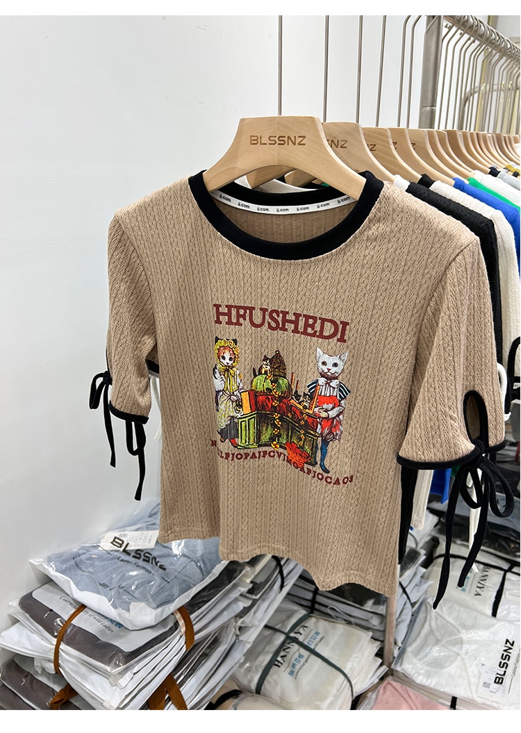 2023 Retro Động Vật Áo Thun Nữ Tay Ngắn Nữ Mùa Hè Mới Sang Trọng Thiết Kế In Hình Cảm Giác Hốc Áo Nửa Tay - Ảnh 1 2023 Retro Động Vật Áo Thun Nữ Tay Ngắn Nữ Mùa Hè Mới Sang Trọng Thiết Kế In Hình Cảm Giác Hốc Áo Nửa Tay - Ảnh 1